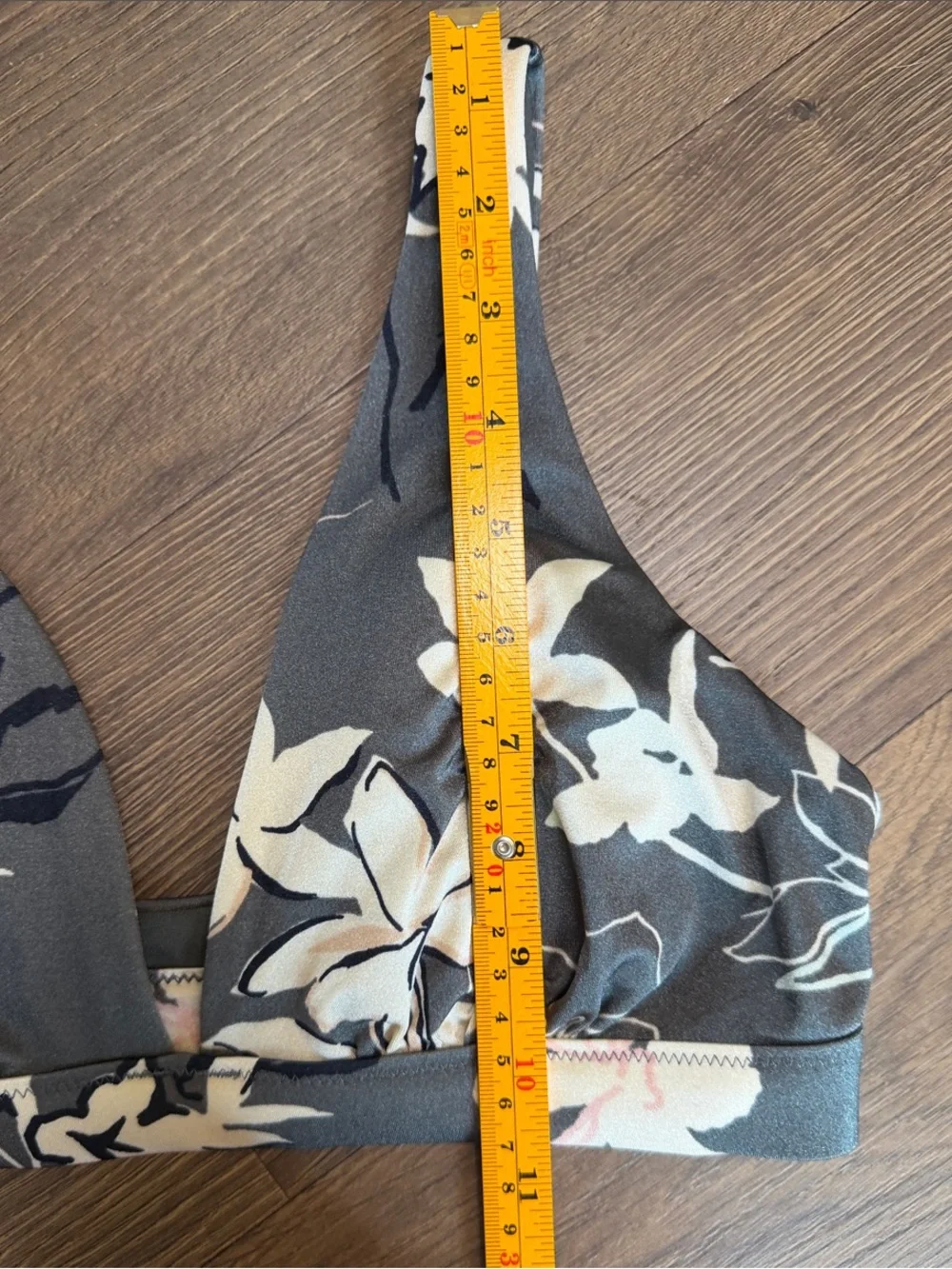 Athleta Aqualuxe Wildflower plunge Top Size S Gray Floral Print Swimwear Bikini